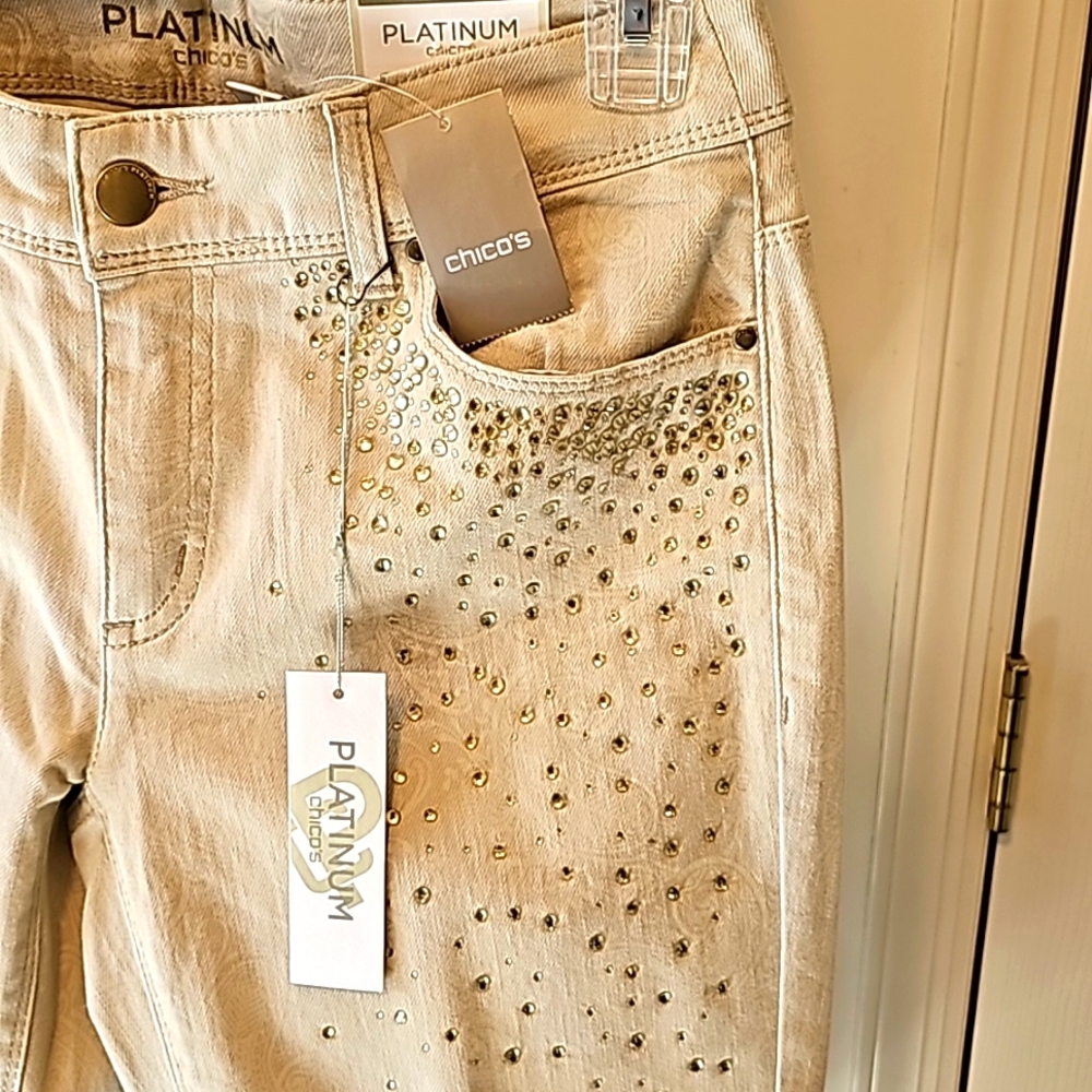 NWT Chico's Platinum 00 Skimmer Embellished Pants